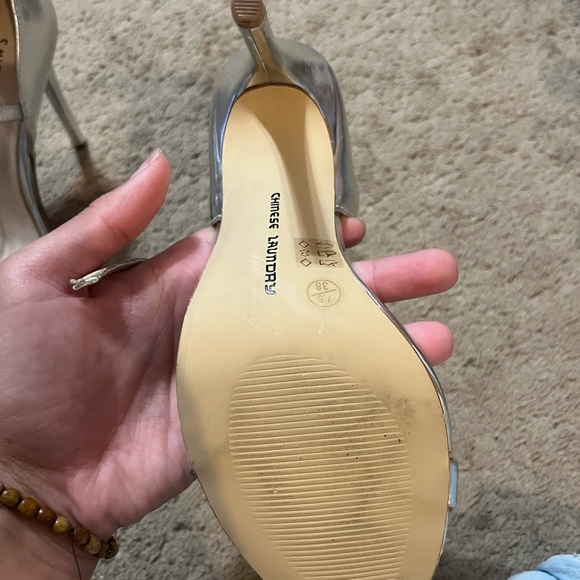 High heels - Picture 2 of 2